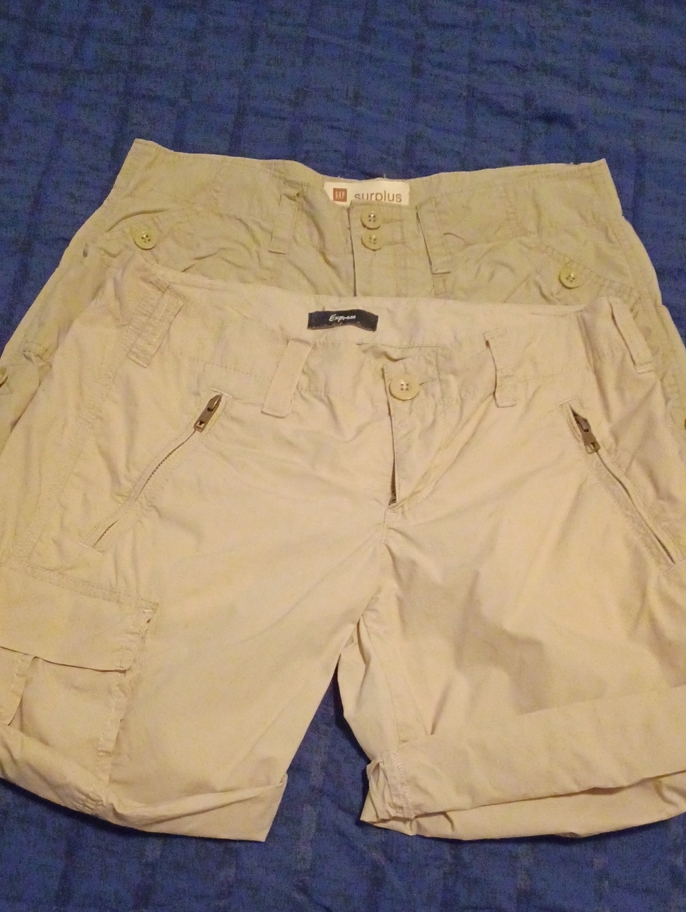<< Two Beige Cargo Shorts with  Pockets Women's Size 4